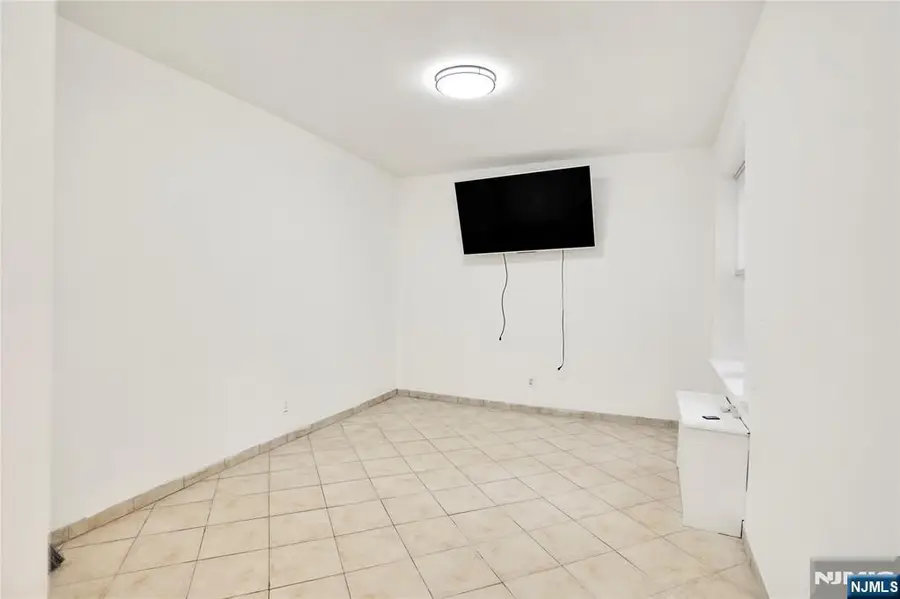 101 73rd Street 10, North Bergen, NJ 07047 - Image #3