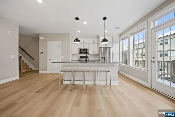 30 Arnold Drive, Wood Ridge, NJ 07075