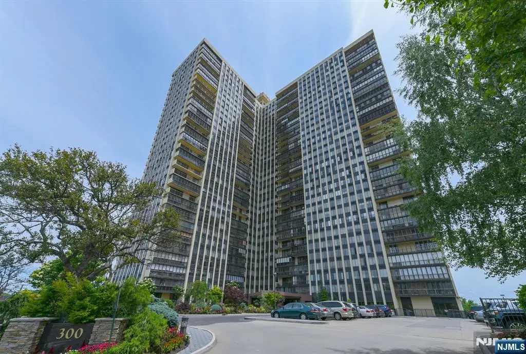 300 Winston 2922, Cliffside Park, NJ 07010 - Image #1