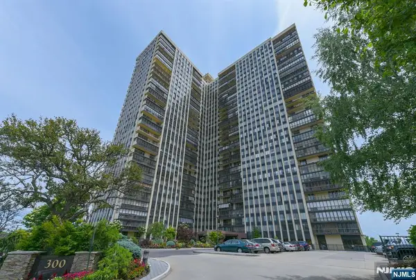 300 Winston 2922, Cliffside Park, NJ 07010