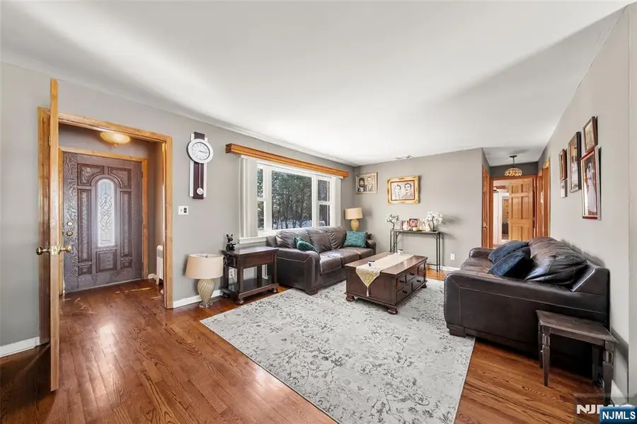 219 Farview Avenue, Paramus, NJ 07652 - Image #3