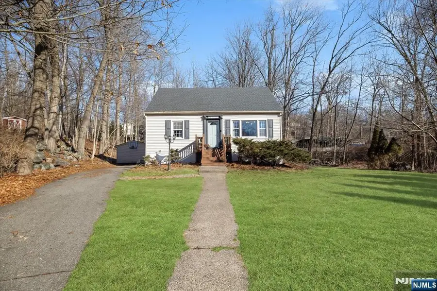 16 Wildwood Terrace, Ringwood, NJ 07456 - #2