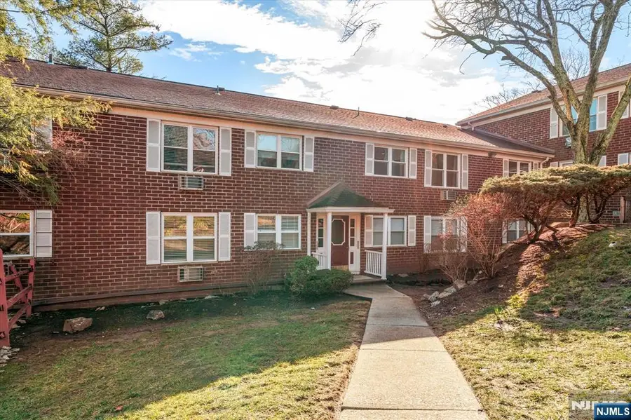 100 Pierson Miller Drive F32, Pompton Lakes, NJ 07442 - Image #2