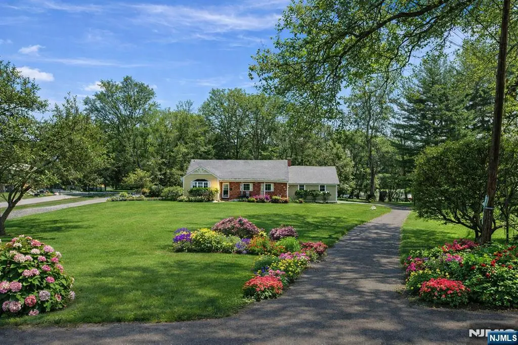 2 Overbrook Place, Hillsdale, NJ 07642 - #1