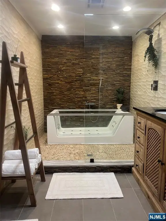 205 Davis Avenue, Hackensack, NJ 07601 - Image #3