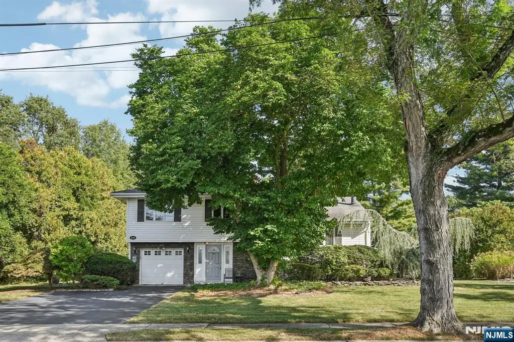 32 Augusta Drive, Wayne, NJ 07470 - Image #1