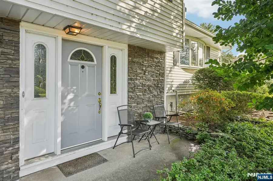 32 Augusta Drive, Wayne, NJ 07470 - Image #3