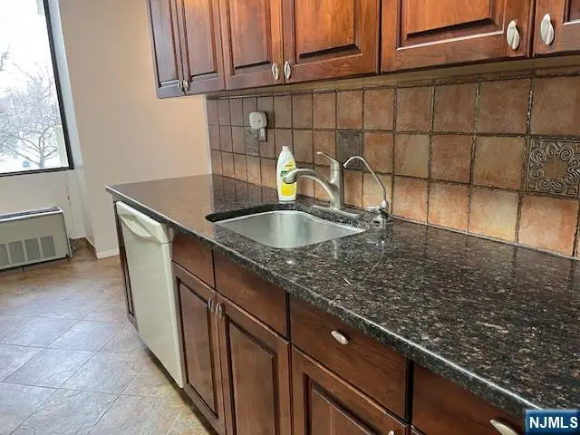 300 Winston Drive L 07, Cliffside Park, NJ 07010 - Image #2