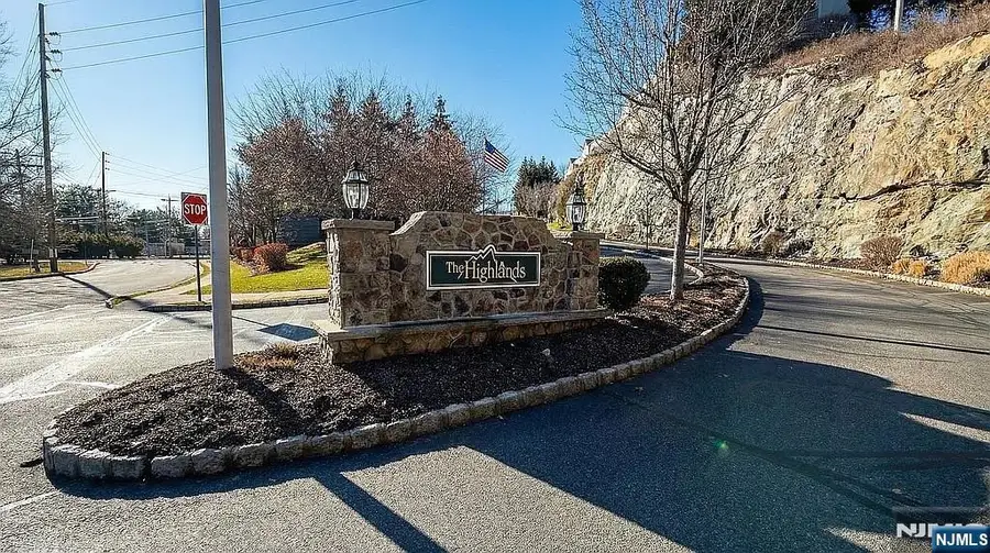 136 Mountainside Drive, Pompton Lakes, NJ 07442 - Image #3