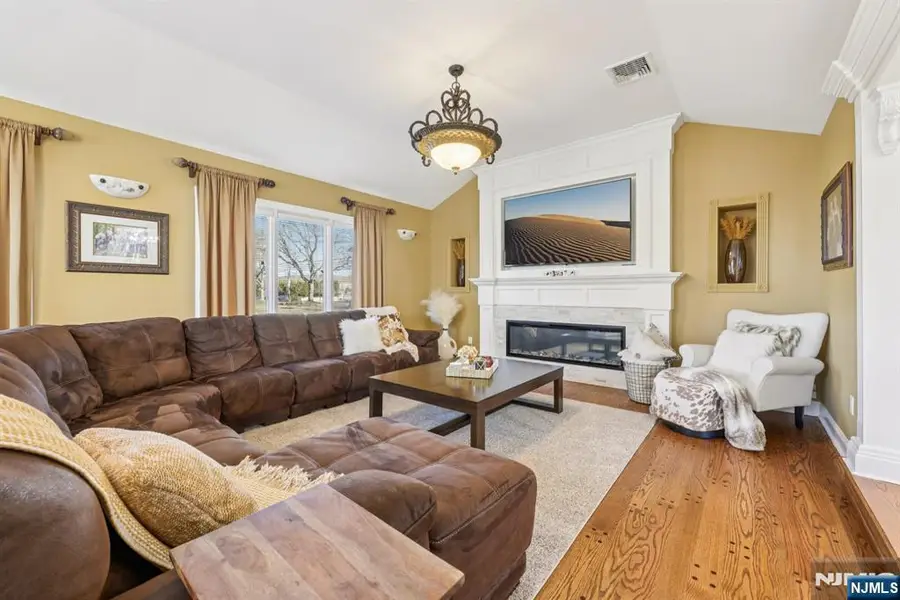 761 Valley Road, Wayne, NJ 07470 - Image #2