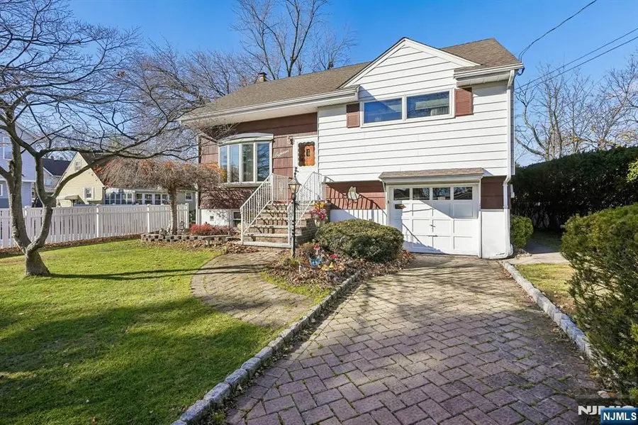 18 Roy Court, Clifton, NJ 07012 - Image #3