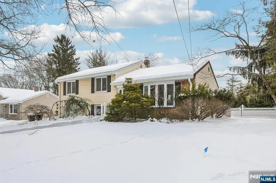 4 Lockwood Lane, Closter, NJ 07624 - #2