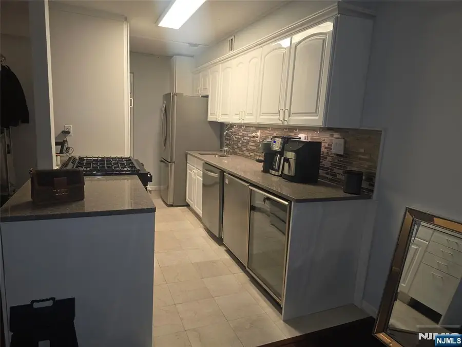 150 Overlook Avenue 10H, Hackensack, NJ 07601 - Image #2