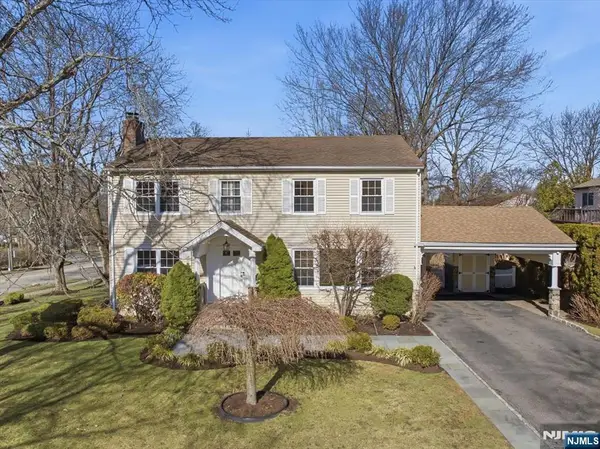 5 Michele Court, Cresskill, NJ 07626
