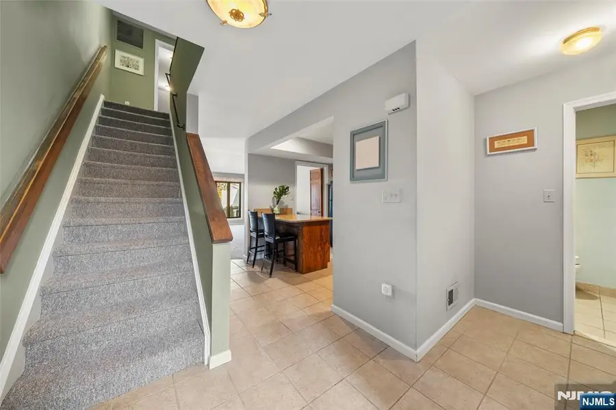 24 Meadowview Court, Leonia, NJ 07605 - Image #3