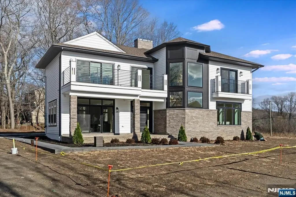 424 Lake Shore Drive, Upper Greenwood Lake, NJ 07421 - #1
