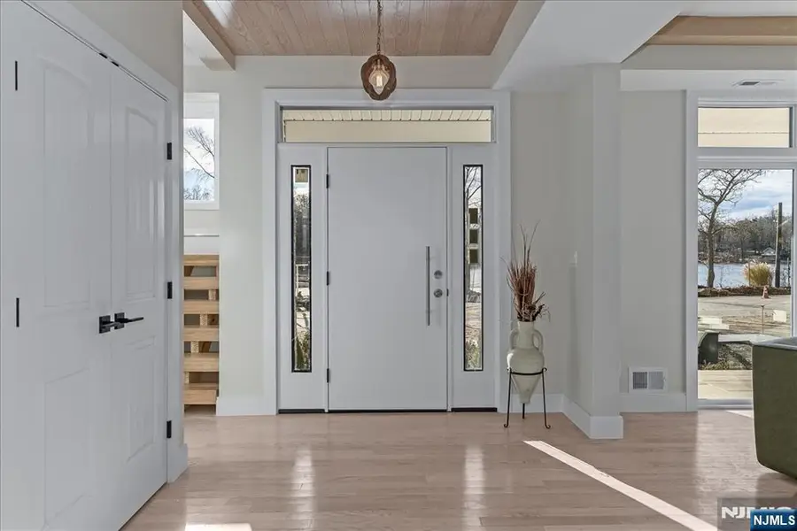 424 Lake Shore Drive, Upper Greenwood Lake, NJ 07421 - #2