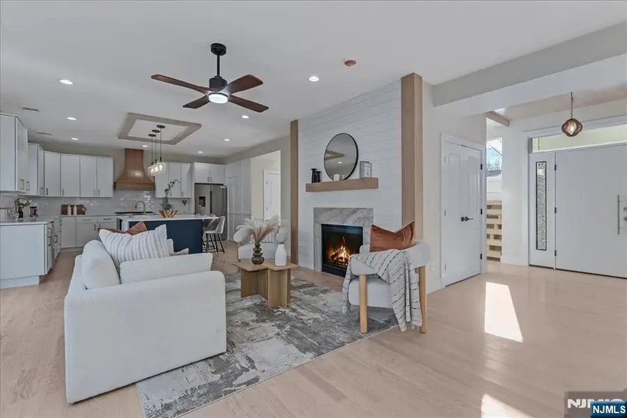 424 Lake Shore Drive, Upper Greenwood Lake, NJ 07421 - #3