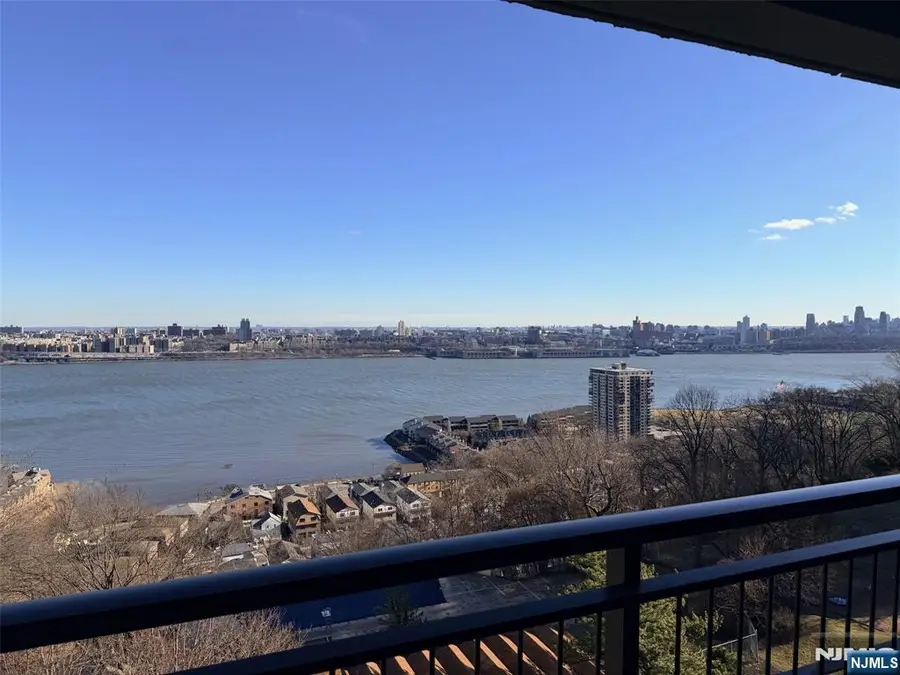 2 Horizon Road 1030, Fort Lee, NJ 07024 - Image #3