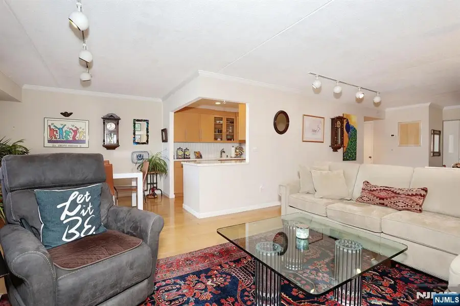 521 Piermont Avenue 403A, River Vale, NJ 07675 - Image #2