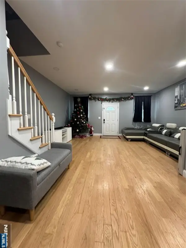 83 Bedford Street, East Orange, NJ 07018