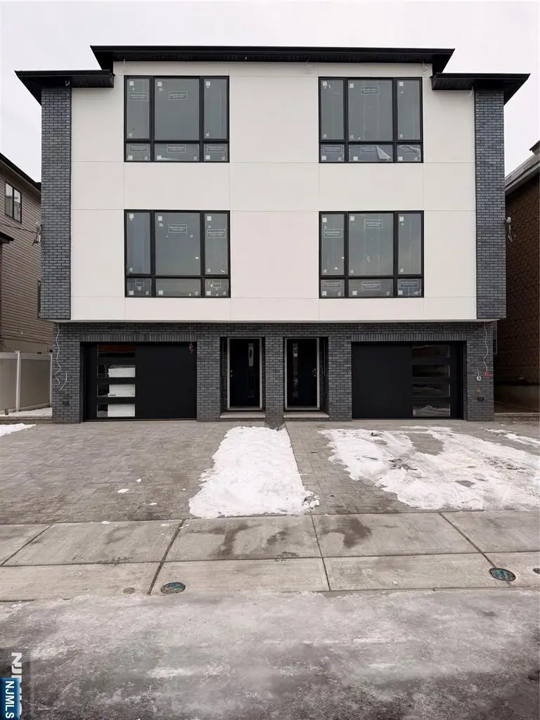 228 Washington Place, Cliffside Park, NJ 07010 - Image #1