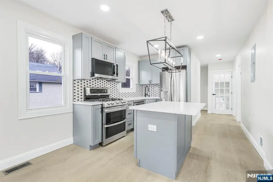 16 Grey Rock Avenue, Little Falls, NJ 07424 - Image #2