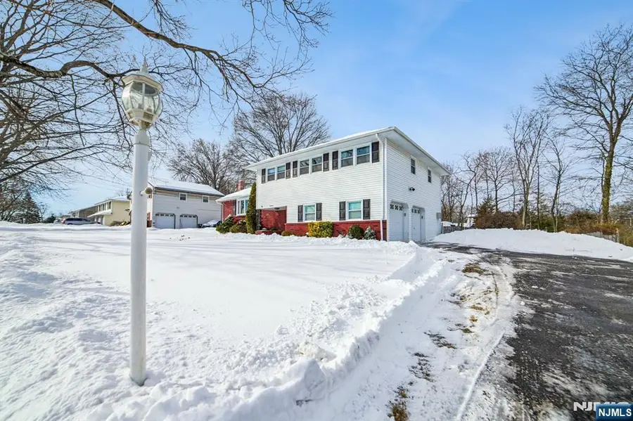 14 Crescent Drive, Parsippany, NJ 07054 - Image #3