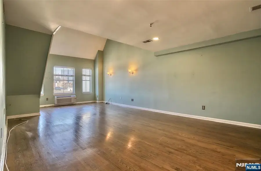 54 Polk P3, Newark, NJ 07105 - Image #3