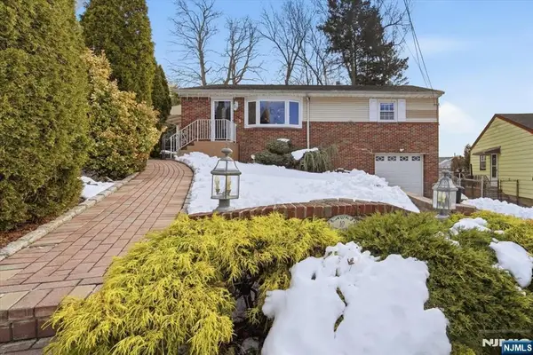 10 Riverview Court, Kearny, NJ 07032