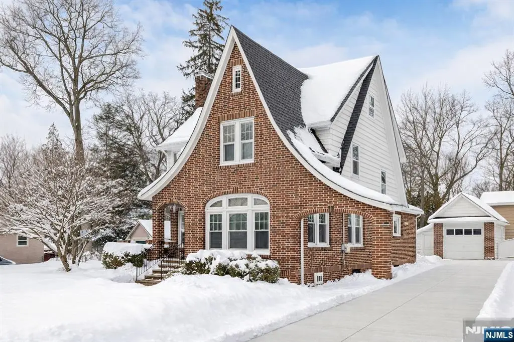 33 Homewood Avenue, Allendale, NJ 07401 - #1