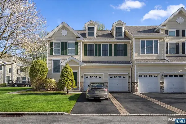 36 Woods Edge Road, Old Tappan, NJ 07675