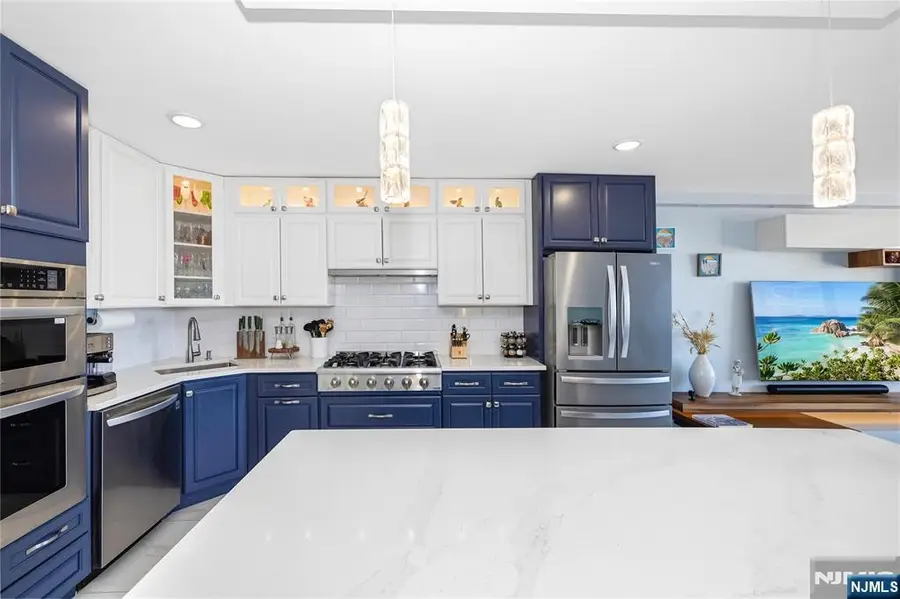 7002 JFK Blvd E Boulevard 35A, Guttenberg, NJ 07093 - Image #2