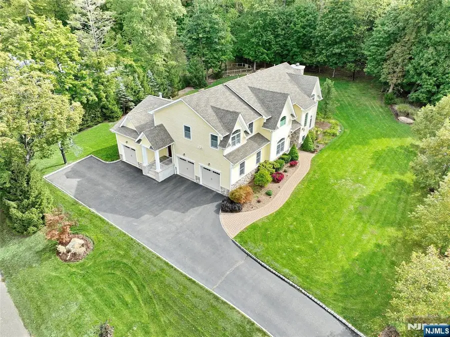 3 London Court, Woodcliff Lake, NJ 07677 - Image #2