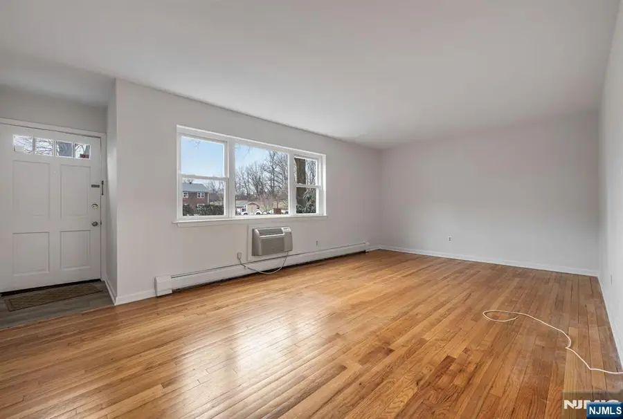 121 Regency Park, Ramsey, NJ 07446 - Image #2