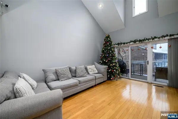 900 Valley Road D010, Clifton, NJ 07013