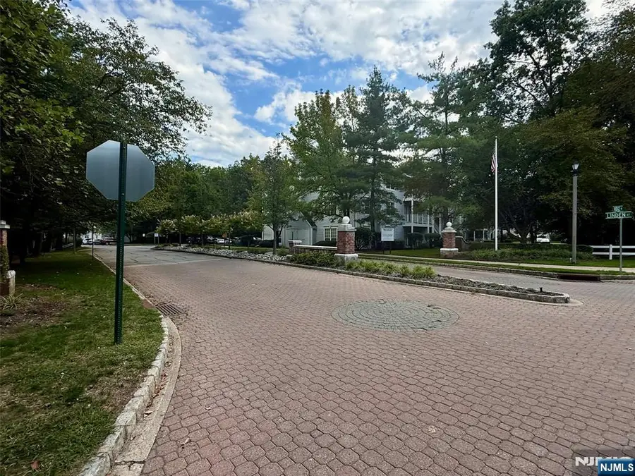 366 Cottonwood Way, Mahwah, NJ 07430 - Image #3