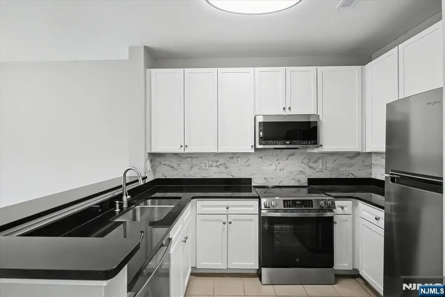 24 Ave At Port Imperial 318, West New York, NJ 07093 - Image #2