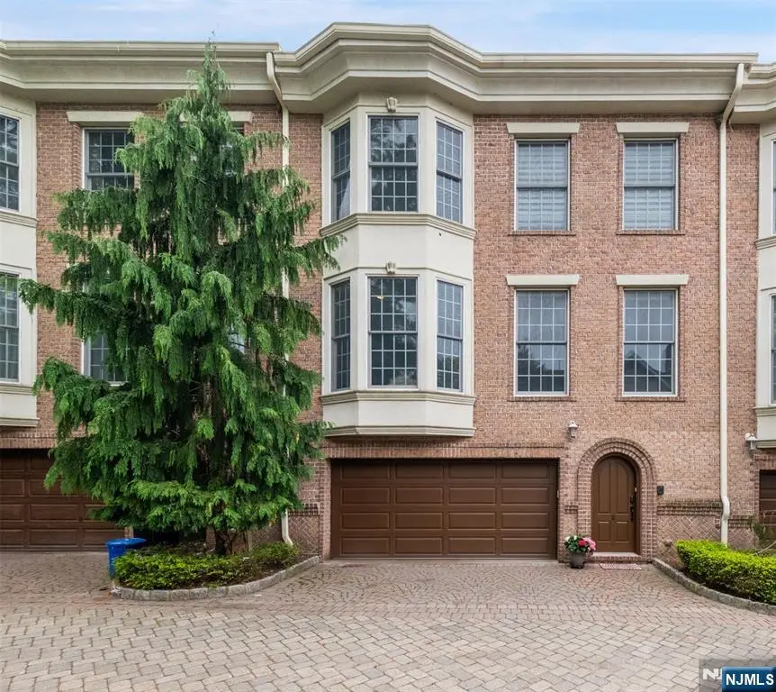 1602 Center Avenue B, Fort Lee, NJ 07024 - Image #1