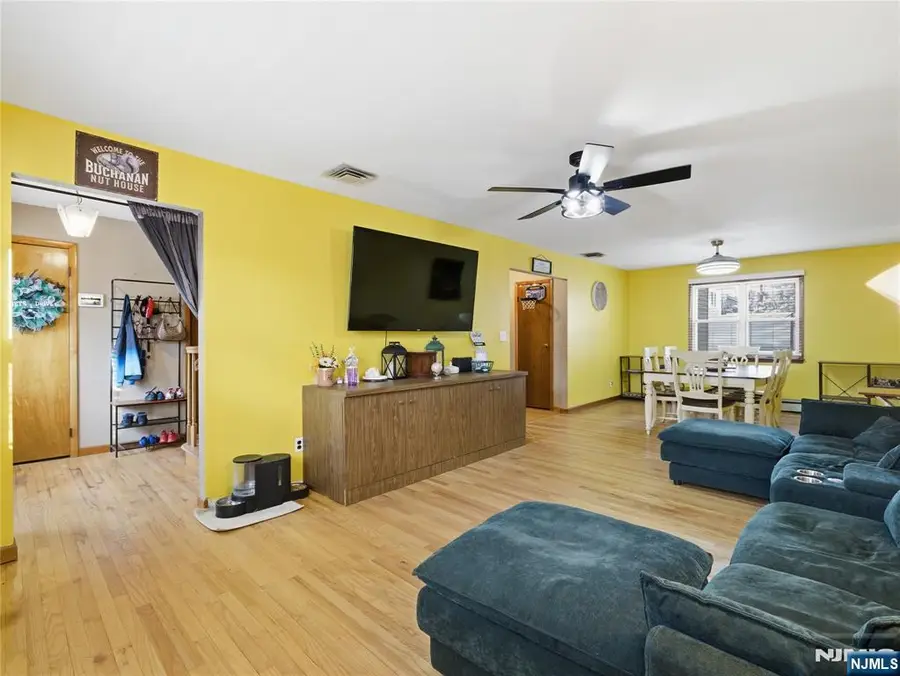 82 Pleasant Place, Kearny, NJ 07032 - Image #3