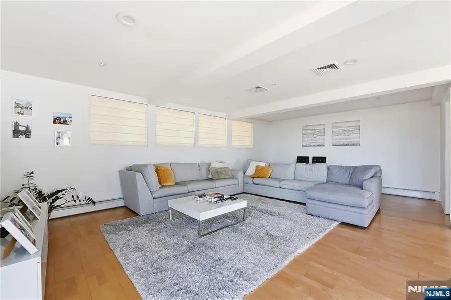 27 Suffolk Lane, Tenafly, NJ 07670 - Image #3