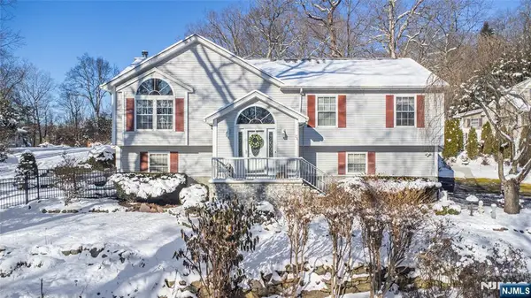 24 The Loop, Ringwood, NJ 07456