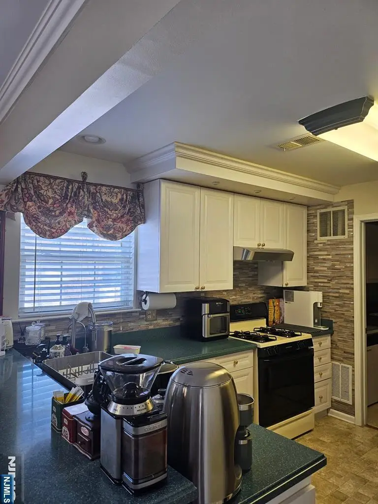 25 Fountayne Lane, Lawrence, NJ 08648 - Image #2