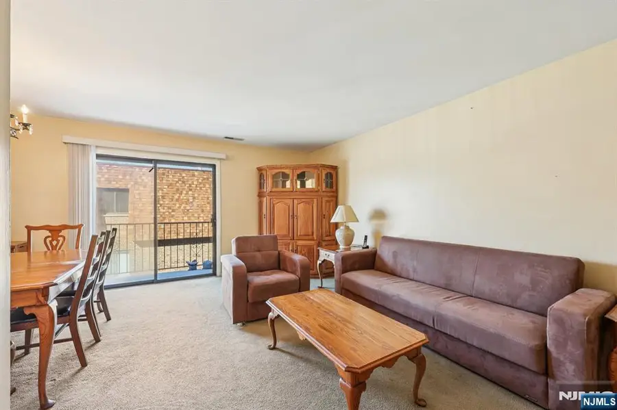 825 Riverside Avenue 14B, Lyndhurst, NJ 07071 - Image #3