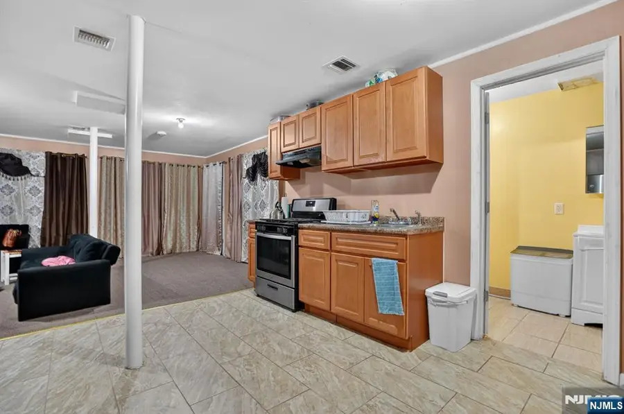 28 Clinton Place, Newark, NJ 07108 - Image #2