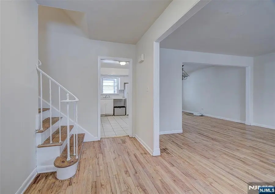 27 Old Short Hills Road, West Orange, NJ 07052 - Image #3