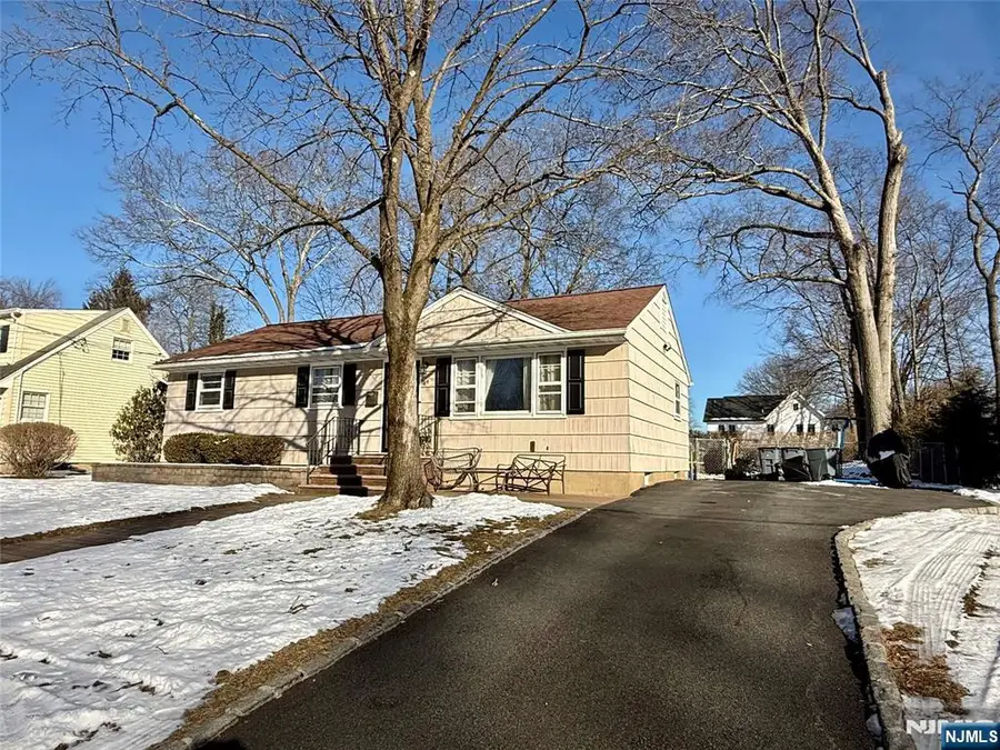 44 Leonard Drive, Waldwick, NJ 07463 - Image #2