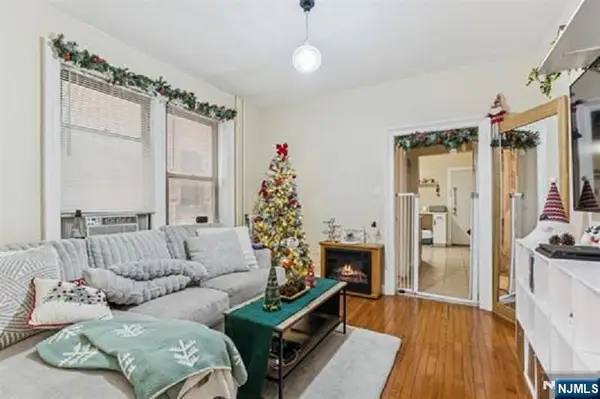 527-529 34th C3, Union City, NJ 07087