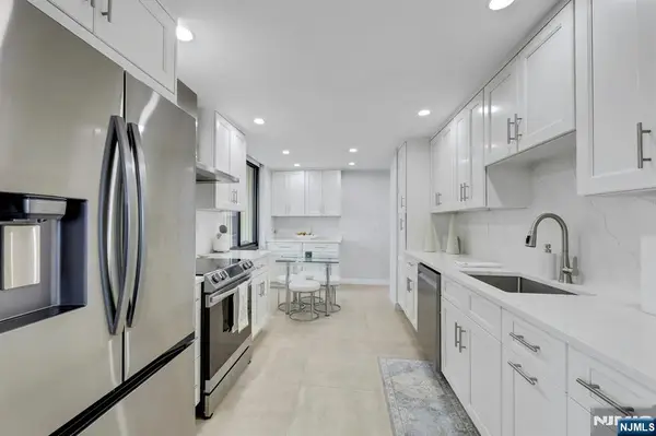 300 Winston 910, Cliffside Park, NJ 07010