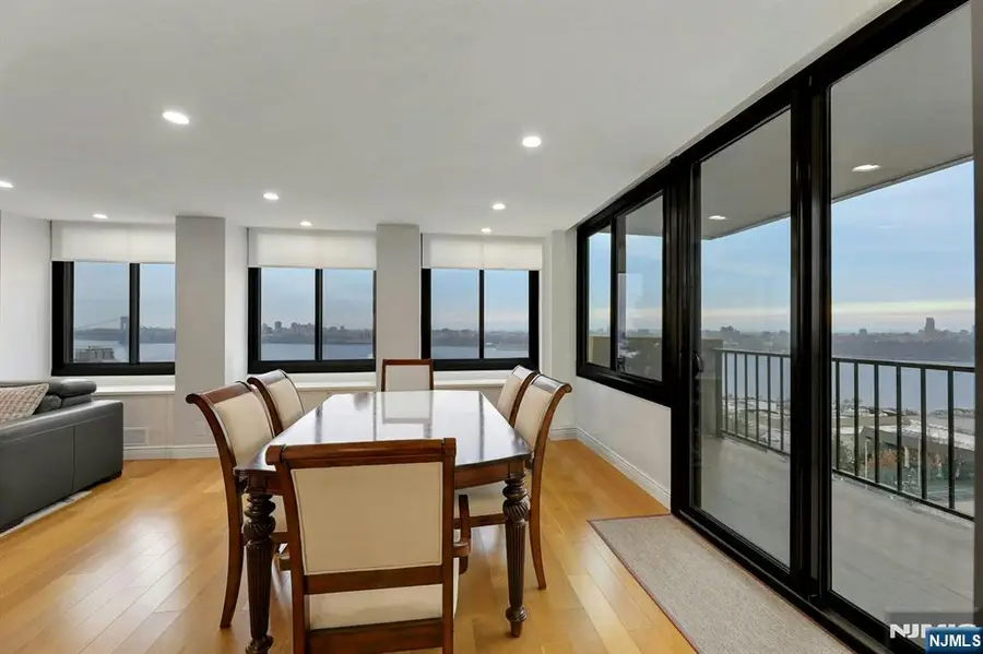 300 Winston 910, Cliffside Park, NJ 07010 - Image #3